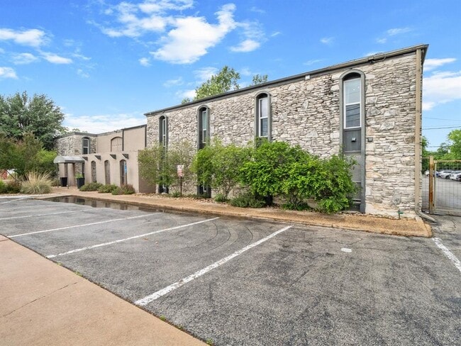 Building Photo - 5820 Berkman Dr