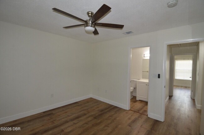 Building Photo - 175 Yorktowne Dr