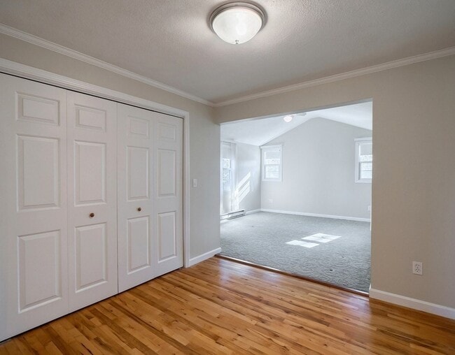 Building Photo - 438 Old Bedford Rd