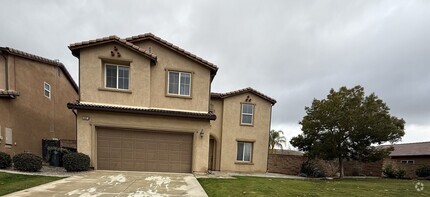 Building Photo - Home is equipped with SOLAR!!