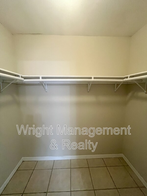 Building Photo - 505 S Westland Ave