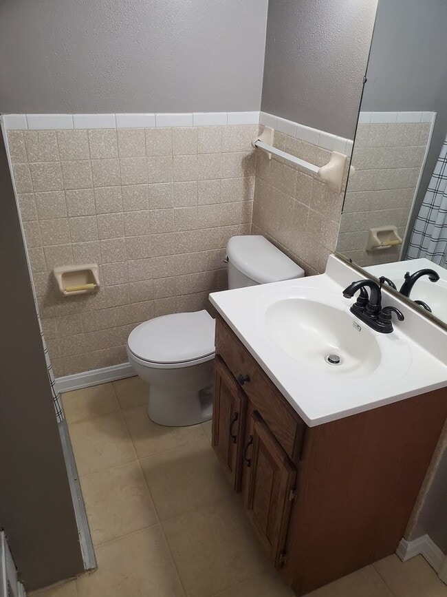 Building Photo - Gorgeous home near Westboro park.