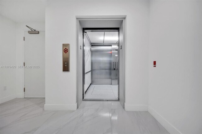 Building Photo - 17550 Collins Ave