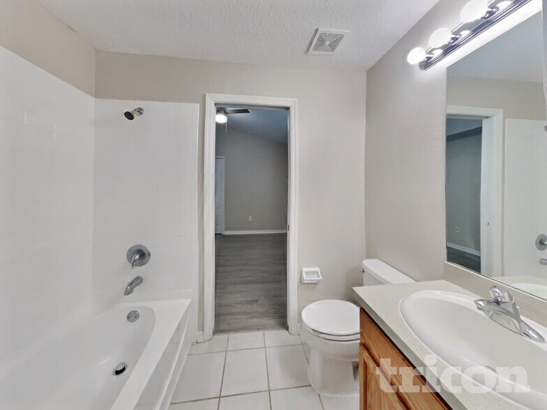 Building Photo - 6944 Crown Lake Dr