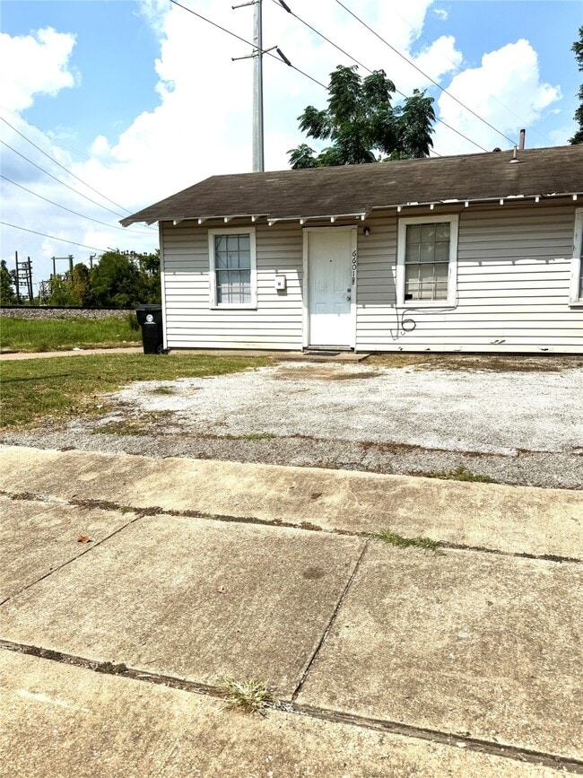 Building Photo - 6601 Avenue T