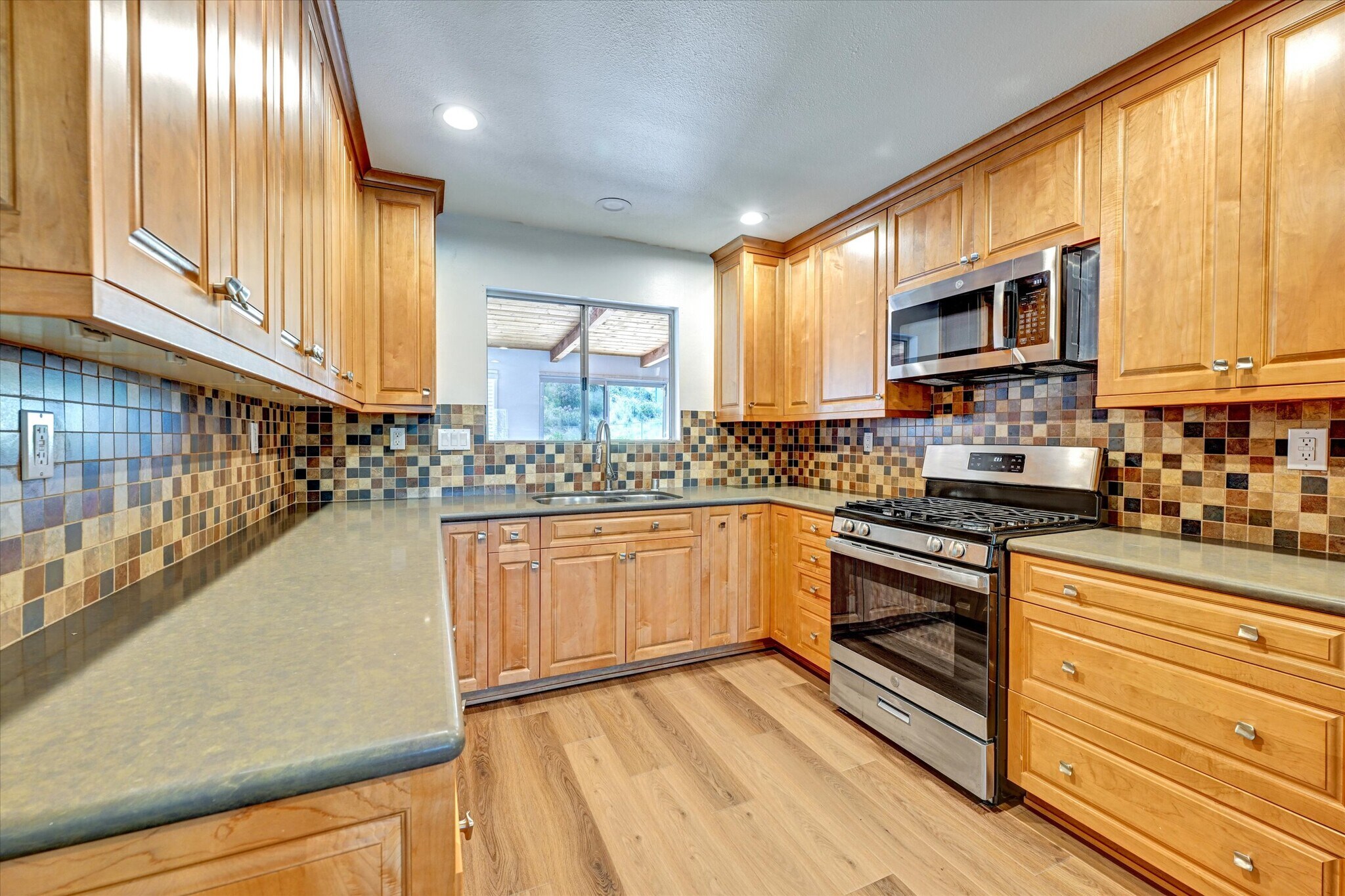 Building Photo - 1738 Hanford Dr