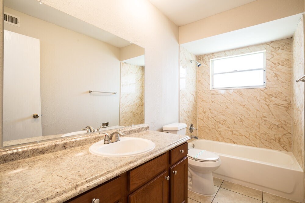 Building Photo - 8564 Cedar Cove Dr