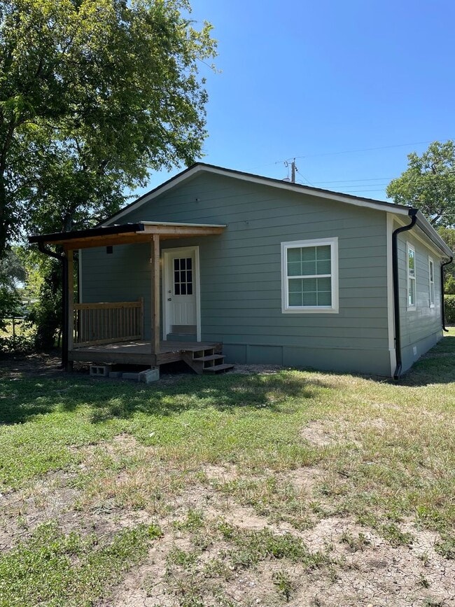 Building Photo - Application Received! *No Pets* Fully Renovated 2 Bed, 1 Bath Home in Prime Location *Lawn Care I...