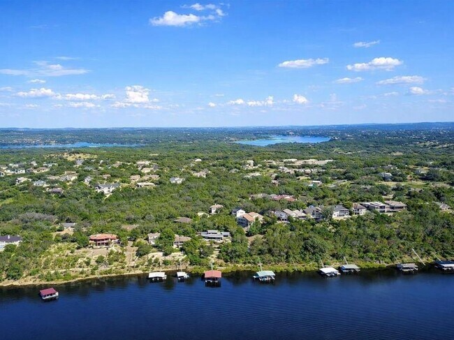 Building Photo - 945 Wesley Ridge Dr