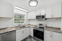 Building Photo - 7900 Westheimer Rd