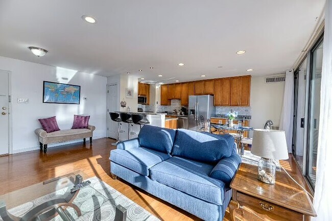 Building Photo - 4420 Briarwood Ct N