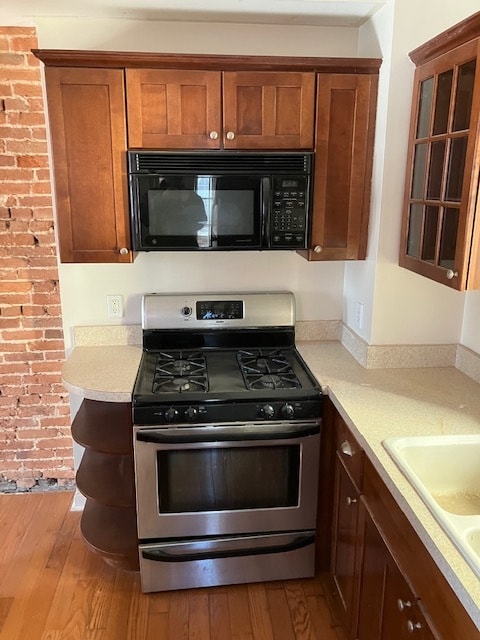 Building Photo - 414 George St