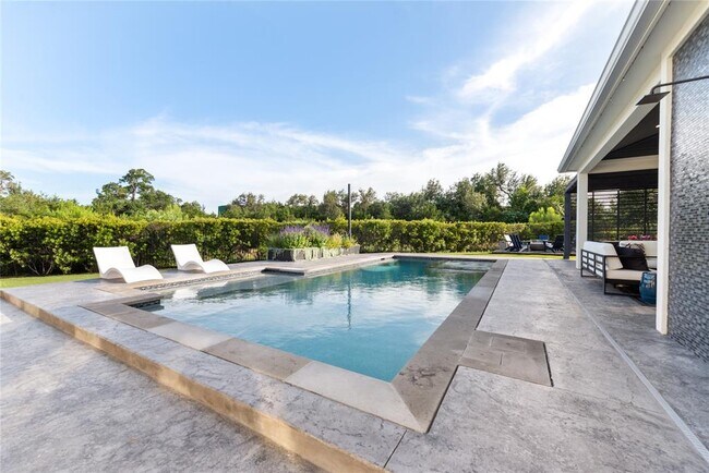 Building Photo - 716 Crestone Stream Dr