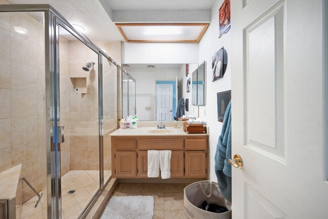 Building Photo - 48125 Vía Hermosa