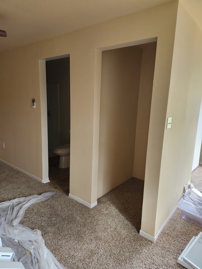 Building Photo - 1712 Oak Hill Ln
