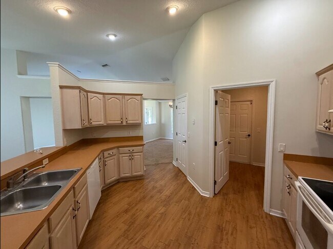 Building Photo - 8531 SW 133rd Ln Rd