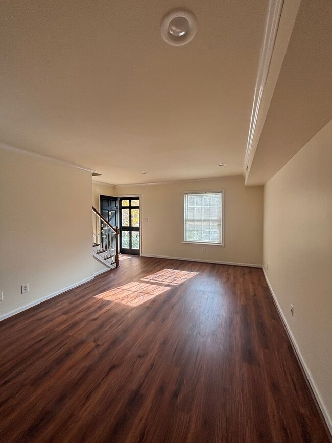 Building Photo - New Price Drop! Apply now.