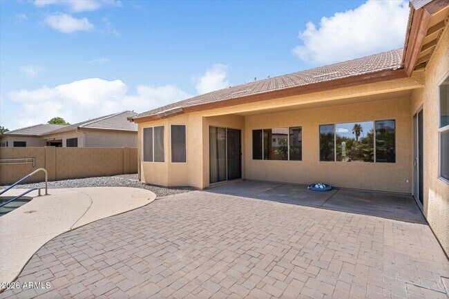 Building Photo - 2619 E Hazeltine Way