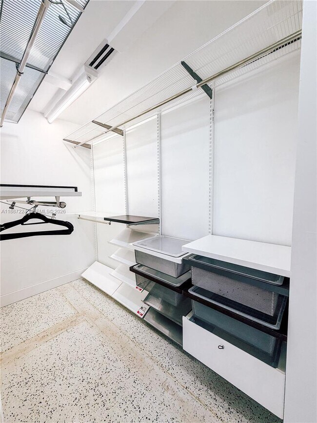 Building Photo - 425 NE 103rd St