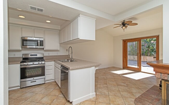 Building Photo - Single Story Home on Corner Lot in San Mar...