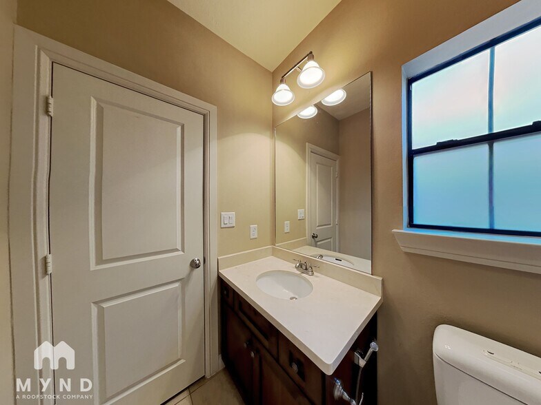 Building Photo - 5213 Eigel St