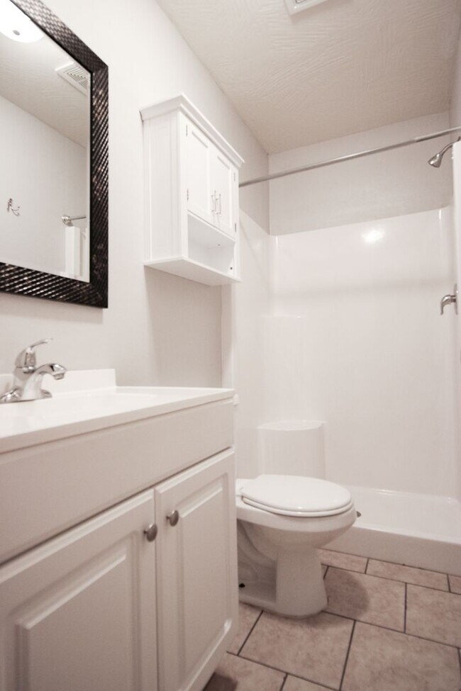 Building Photo - Updated 3BR/2BA House Near MSU – Garage, Basement & Yard!