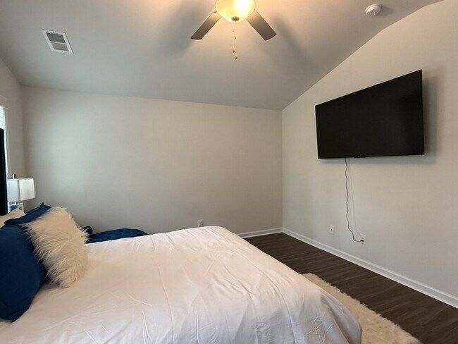 Building Photo - 2794 Prince Charles Ct