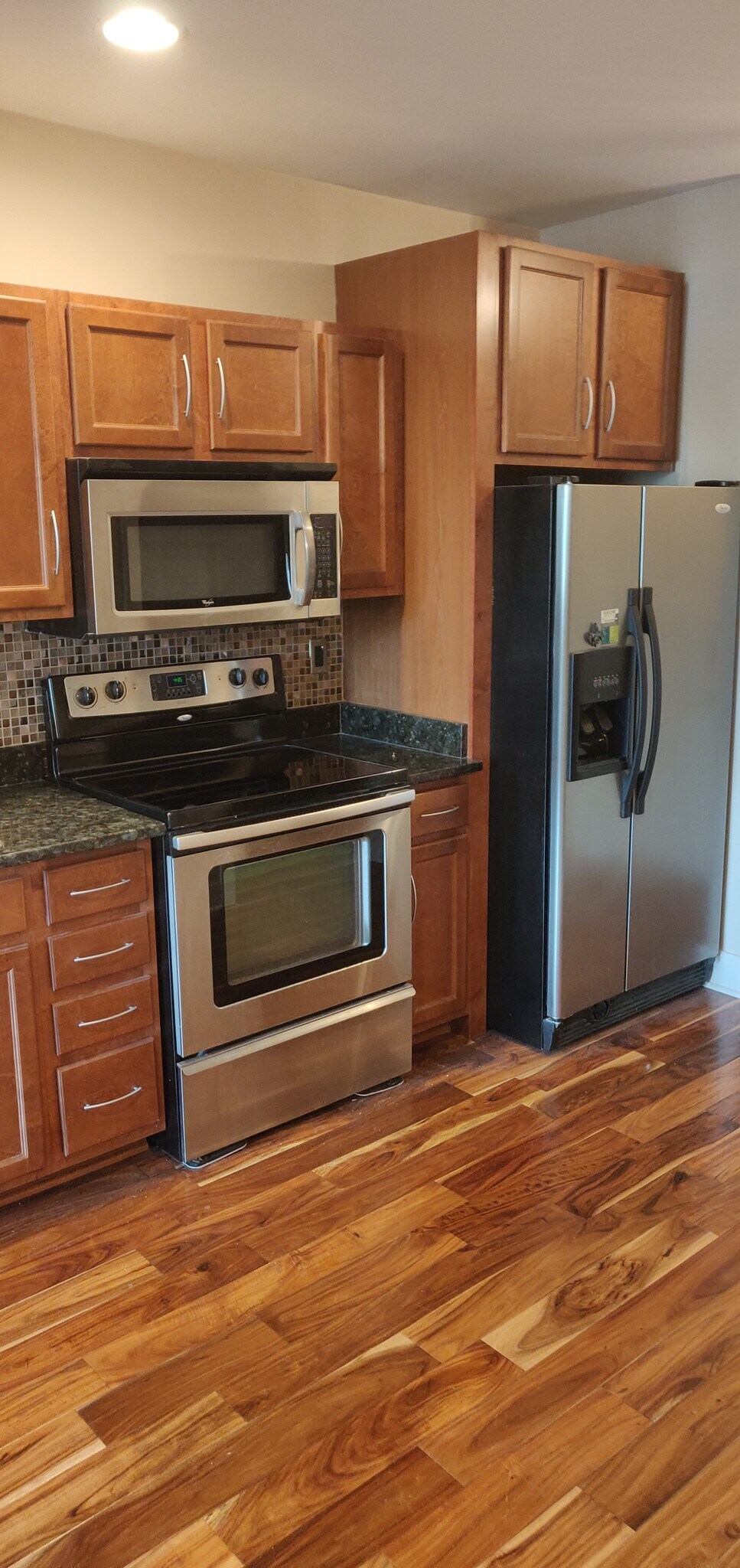 Building Photo - 600 Albert St