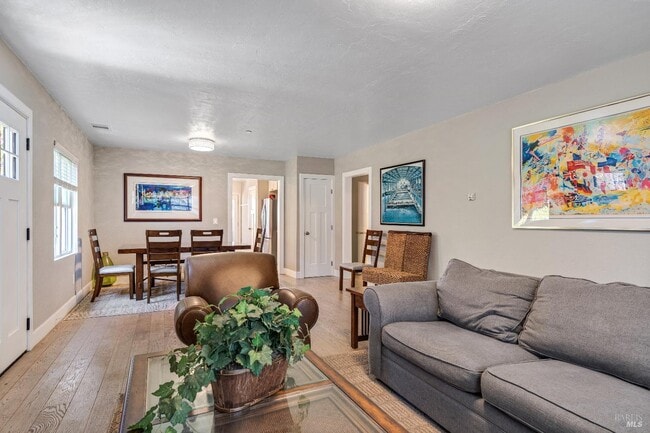 Building Photo - 1554 Laurel St