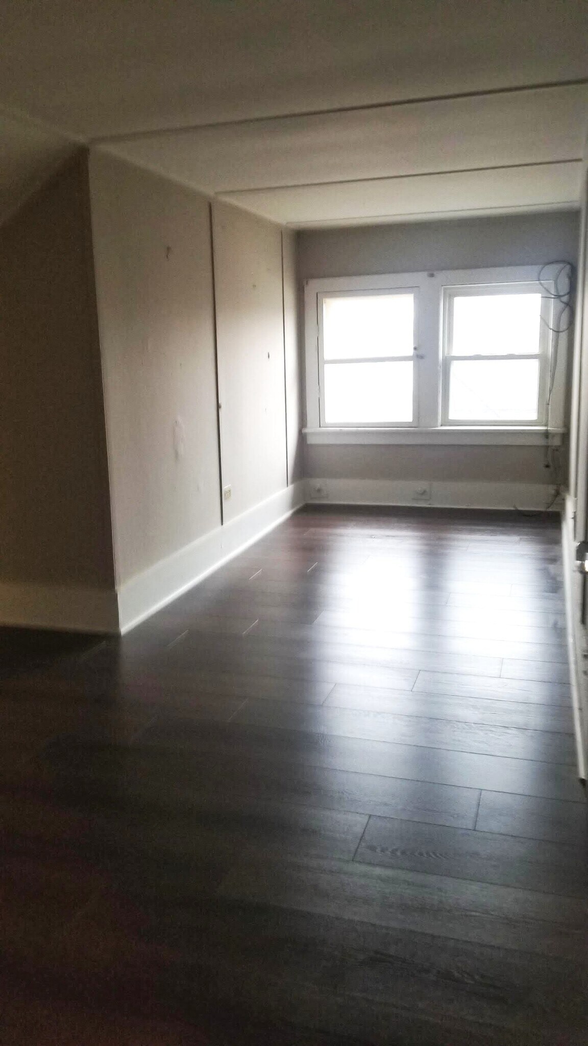 Building Photo - 3055 Delaware Ave