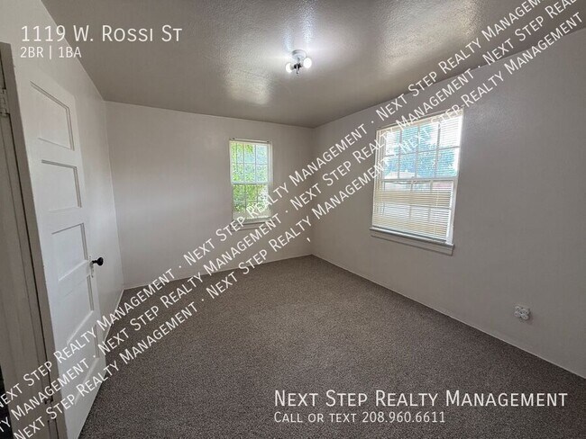 Building Photo - 1119 Rossi St