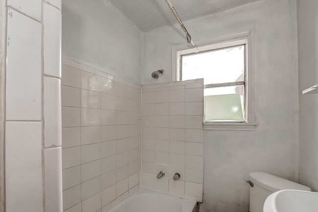 Building Photo - Studio Apartment in Houston.