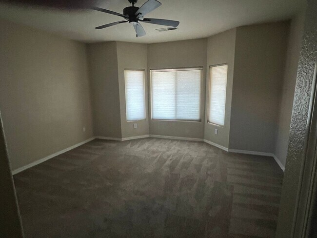 Building Photo - 16289 W Mountain Pass Dr