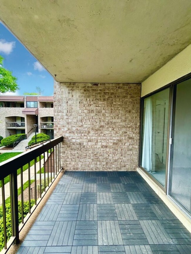 Building Photo - Welcome to your hidden Oasis!