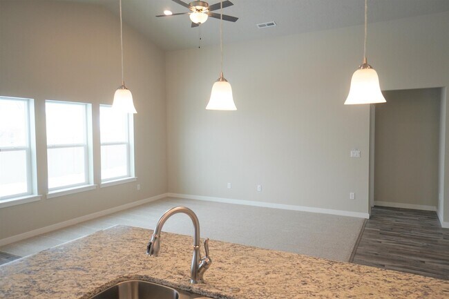 Building Photo - 3067 N Greengate Way