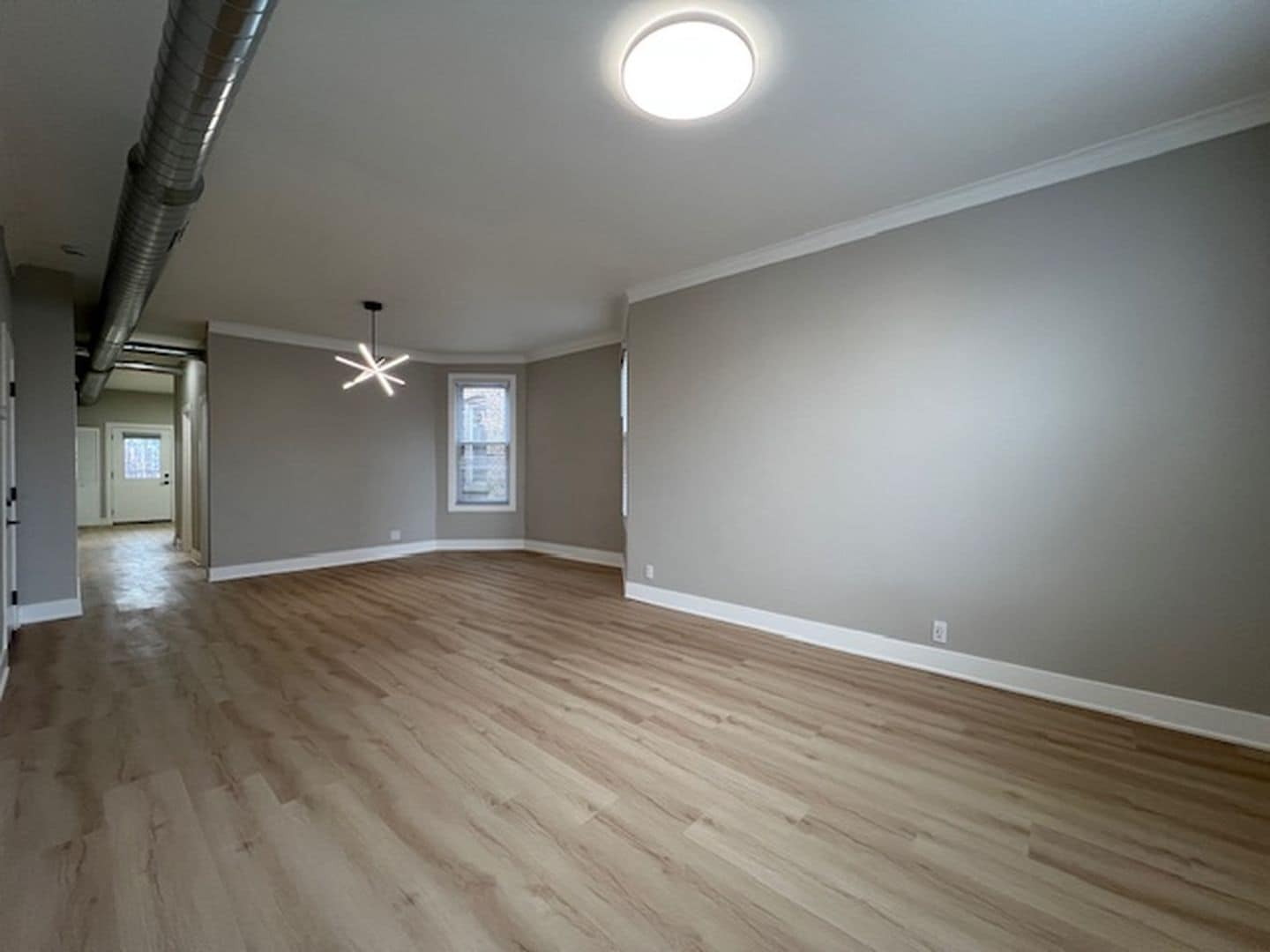 Building Photo - 3640 W Fullerton Ave