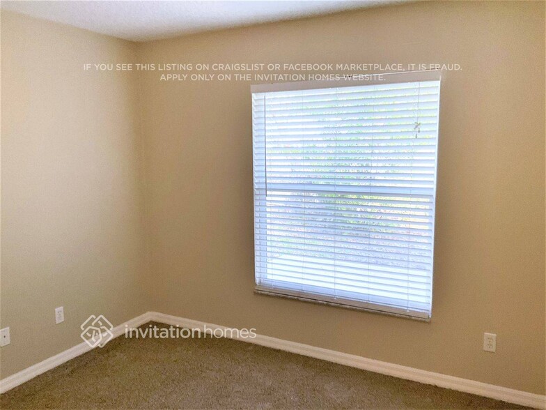 Building Photo - 1515 Pine Tree Dr