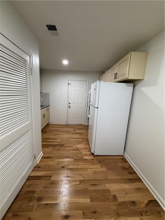 Building Photo - 5851 Lone Oak Dr SW