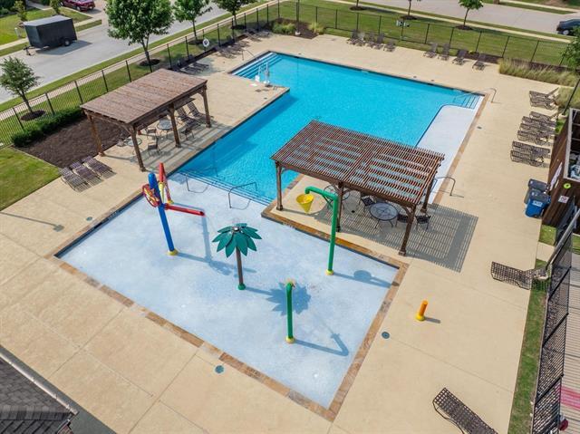 Building Photo - 2133 Meadow View Dr