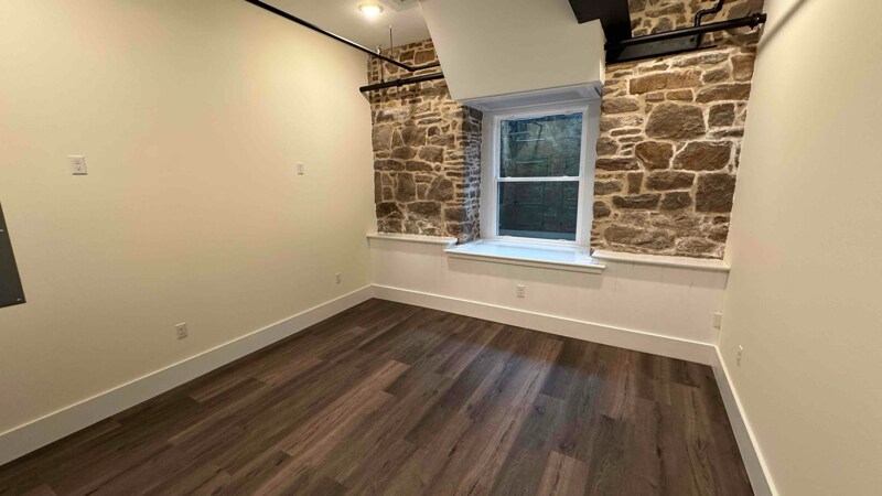 Building Photo - 177 Chestnut St
