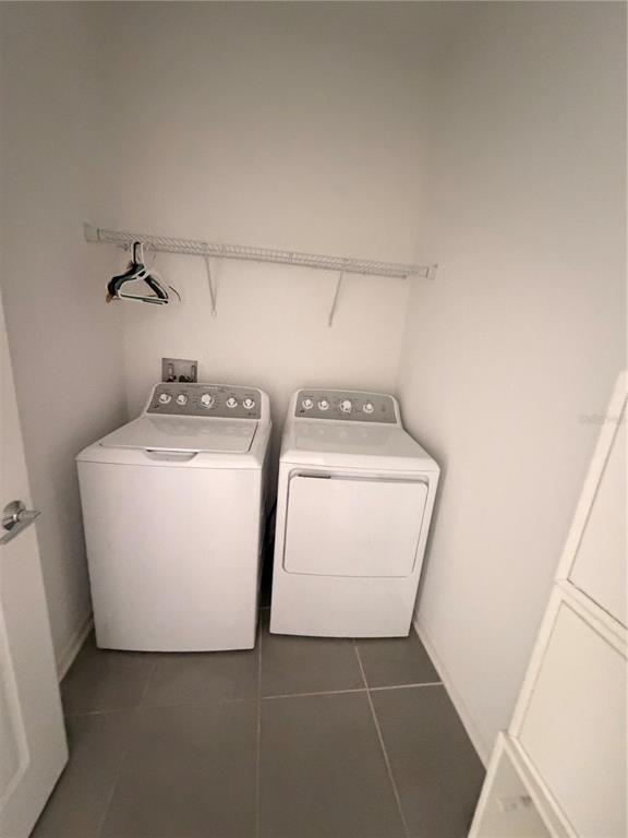 Building Photo - 832 Daring Dr