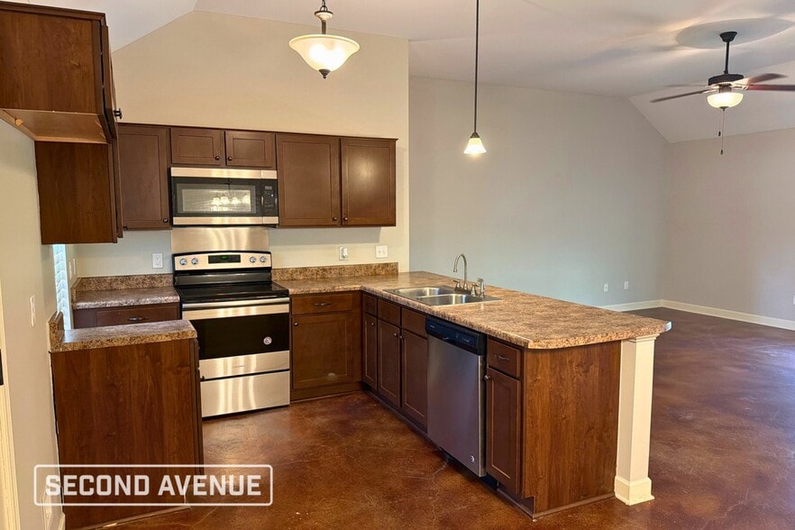 Building Photo - 8943 Smith Ranch Dr