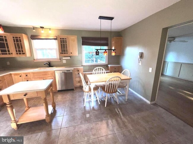 Building Photo - 918 Rockwell Rd