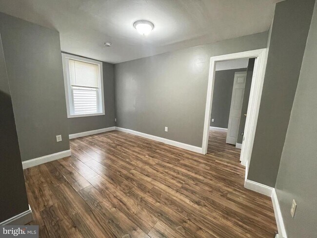 Building Photo - 1934 W Ontario St