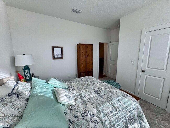 Building Photo - 6330 Buckthorn Cir