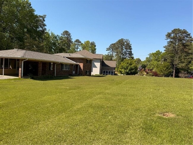 Building Photo - 1395 Siesta Ln