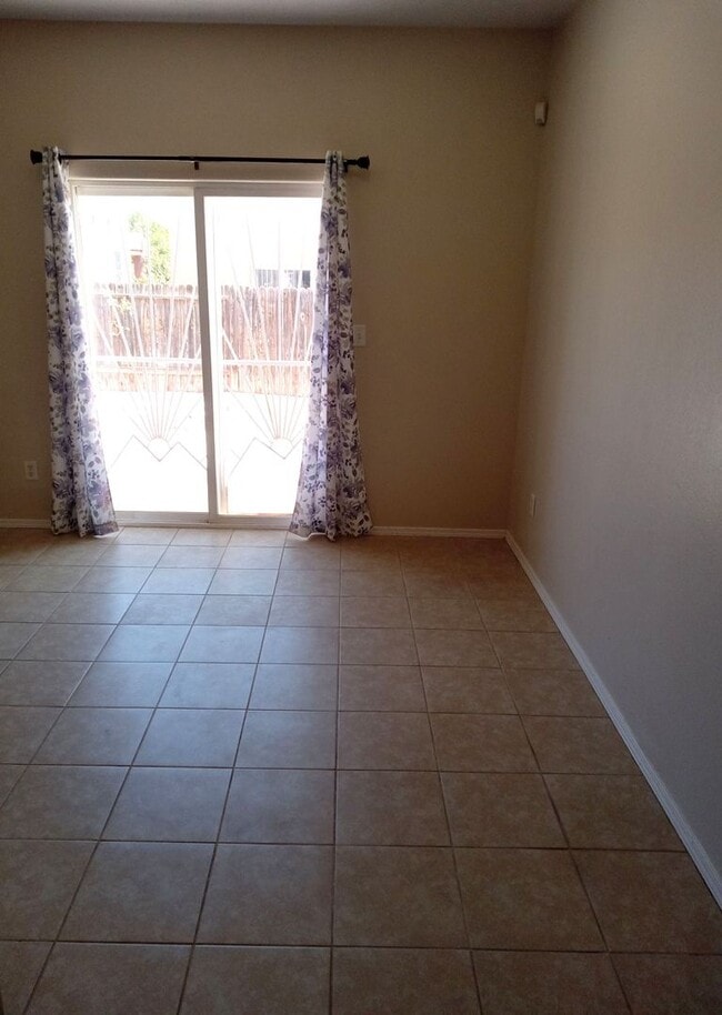 Building Photo - PRICE REDUCED! **3 Bedroom 2 Bathroom in Southwest ABQ!! ** AVAILABLE NOW **
