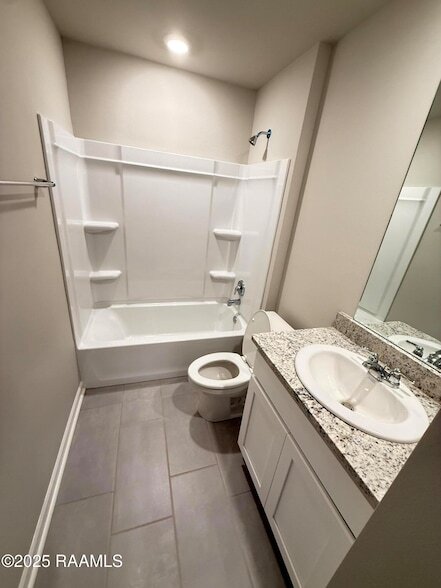 Building Photo - 112 Broussard Hl Dr
