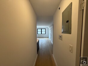 Building Photo - East 39th Street
