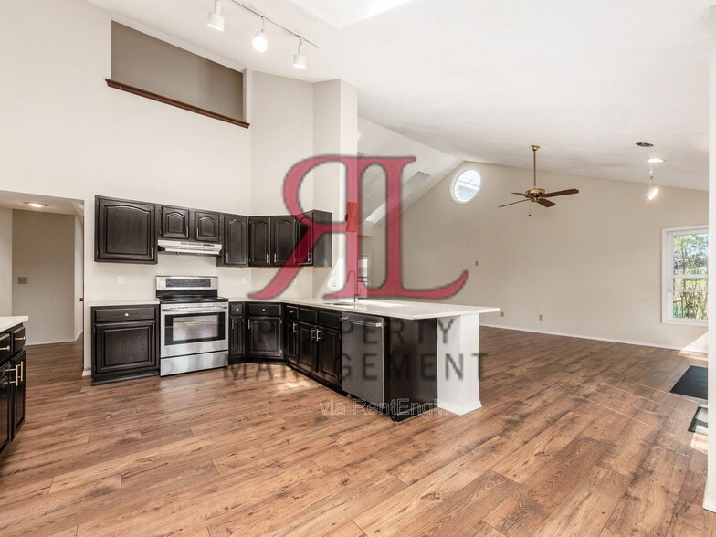 Building Photo - 7448 Gardenview Pl